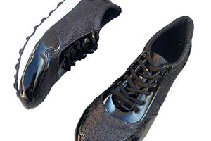 zapatillas negras